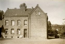 Katholische Schule in Hennef-Warth - erstes Schulgebäude Katholische Schule in Hennef-Warth - erstes Schulgebäude